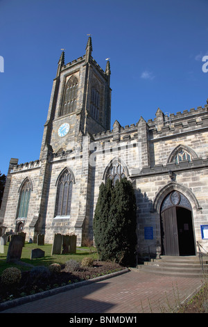 L'Angleterre, West Sussex, l'extérieur de l'église romane de Saint Swithun. Banque D'Images