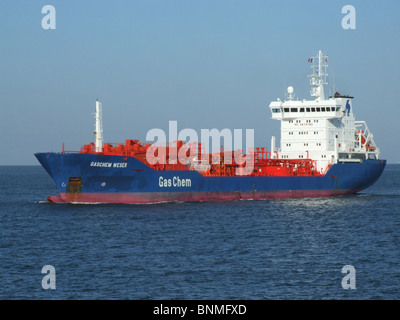 Transporteur de fret cargo pétrolier mer navires ship canal channel France Manche transports Banque D'Images