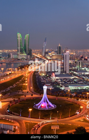 Bahreïn Emirats arabes unis Émirats trafic rue toupie pearl voyageant place d'intérêt monument Banque D'Images