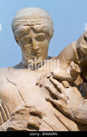 Détail de l'Daidameia à partir de l'ouest fronton du Temple de Zeus à Olympie. Banque D'Images