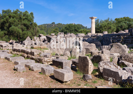 Ruines du temple de Zeus à Olympie. Vue depuis le sud-est. Banque D'Images