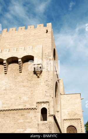 Détail de Torres de Serranos, la monumentale ville gothique portes de Valence, en Espagne. Banque D'Images