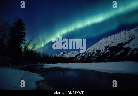 Northern Lights sur la vallée de la rivière Portage SC Alaska Banque D'Images