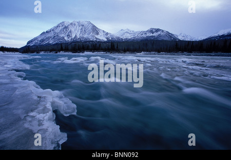 Rivière Matanuska & King Mt en hiver SC Alaska Banque D'Images