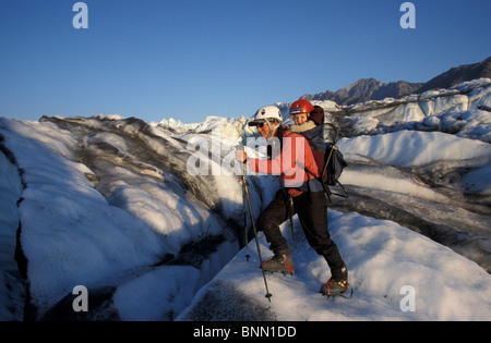 Escalade sur glace w femme/Enfant le Glacier Matanuska Retour Banque D'Images