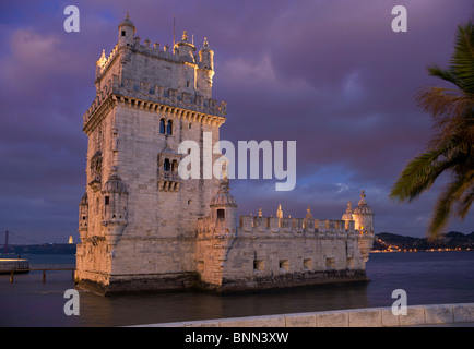 Portugal, Lisbonne, la tour de Belém, La Torre de Belém, au crépuscule Banque D'Images