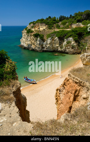 Petite anse près de Armacao de Pera, Algarve, PORTUGAL Banque D'Images