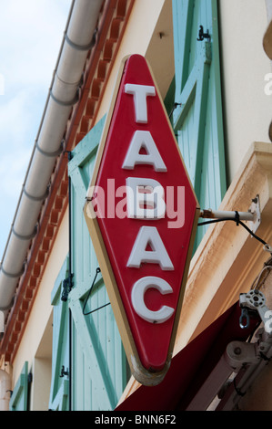 Tabac signe sur une boutique française Banque D'Images