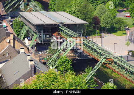 Allemagne Rhénanie du Nord-Westphalie Wuppertal-Elberfeld Zoo Wuppertal-Sonnborn Trimestre vue panoramique vue aérienne suspension Banque D'Images