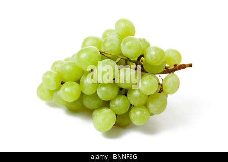 Raisins savoureux sur fond blanc Banque D'Images