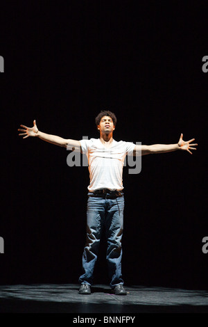 Le danseur cubain Carlos Acosta performing Premières au London Coliseum, Londres, Angleterre, Royaume-Uni, Europe Banque D'Images