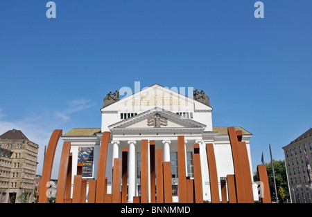 Vue extérieure de l'architecture du bâtiment de ballet en allemand opéra allemand sur le Rhin Allemagne Duisburg Europe building construction Banque D'Images