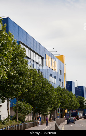 L'entrée d'Ikea pour stocker et le logo de la société signer à West Quay, Southampton Banque D'Images