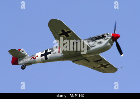 Messerschmitt BF109G (Hispano HA-1112 MIL Buchon) en camouflage Luftwaffe. Banque D'Images