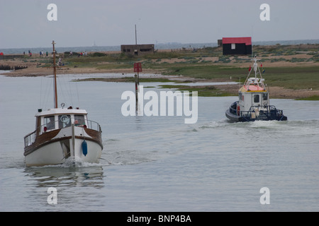 Grand bateau en bois loisirs moteur vieux bois Banque D'Images