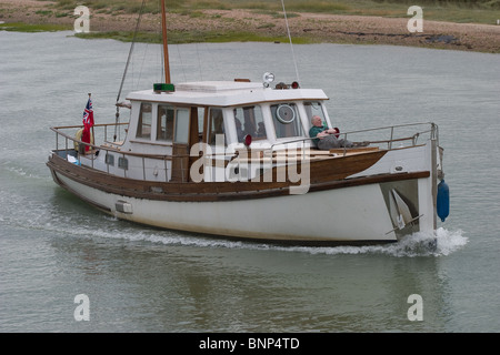 Grand bateau en bois loisirs moteur vieux bois Banque D'Images