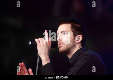 Calvin Harris la splendeur Festival à Nottingham Wollaton Park. Calvin Harris (né Adam Richard Wiles, le 17 janvier 1984 à Dumfries, en Écosse) est un chanteur-compositeur, producteur, DJ. Appelé le roi de la sauvegarde de l'identité d'un groupe électro-pop inconnu pour le moment - je n'essayez- désolé Banque D'Images