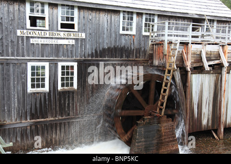 Roue de l'eau, travail du Frère McDonald historique scierie à Sherbrooke Village Museum Nova Scotia Canada.Photo de Willy Matheisl Banque D'Images