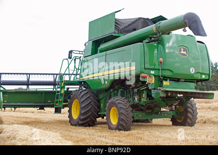 John Deere S690i combine harvester Banque D'Images