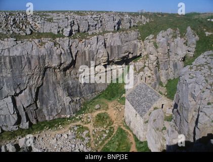 Près de la Chapelle St Govan Pembrokeshire Bosherston West Wales UK Banque D'Images