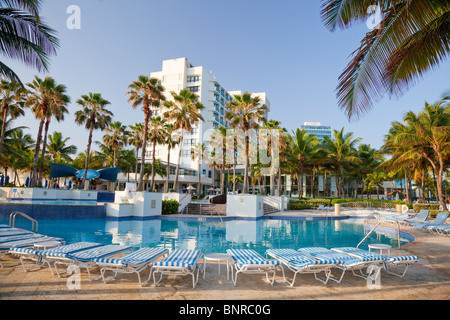 La piscine de l'hôtel Caribe Hilton Resort de San Juan, Porto Rico, Antilles. Banque D'Images