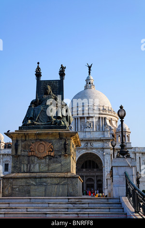 Inde - Calcutta - West Bengal - statue de la reine Victoria, en face de l'Édifice commémoratif Victoria Banque D'Images