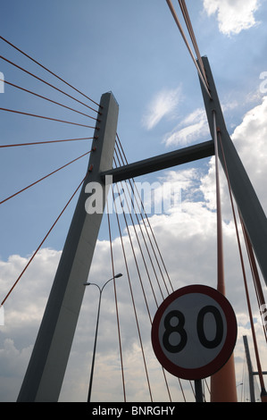 Siekierkowski Pont sur la Vistule à Varsovie, Pologne Banque D'Images