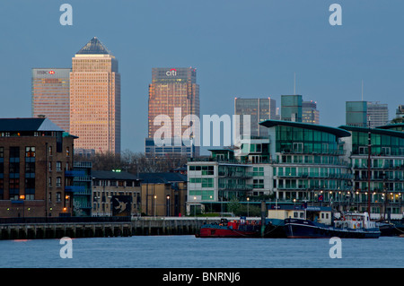 Royaume-uni, Angleterre, Londres, Canary Wharf quartier central des affaires de partout Tamise Banque D'Images