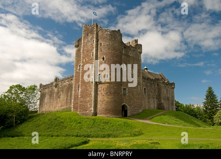 Château de Doune, sur les rives de la rivière Teith Perthshire, en Écosse. 6203 SCO Banque D'Images