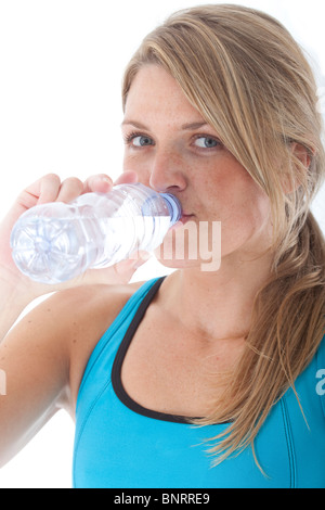 Athlète féminine de l'eau potable après l'entraînement