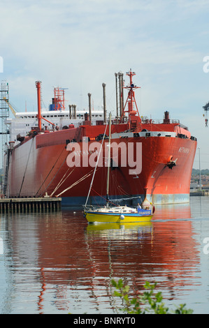 Methania un navire méthanier à quai dans le Port de Southampton Le bateau a été construit en 1978 et enregistré sous le drapeau de la Belgique Banque D'Images