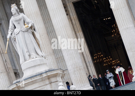 L'occasion d'un service pour la guerre en Irak, en présence de Son Altesse Royale la Reine Elizabeth 2, a lieu à la Cathédrale St Paul Banque D'Images