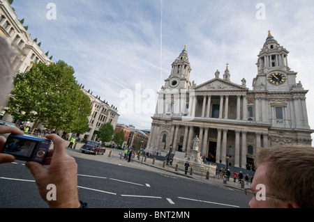 L'occasion d'un service pour la guerre en Irak, en présence de Son Altesse Royale la Reine Elizabeth 2, a lieu à la Cathédrale St Paul Banque D'Images