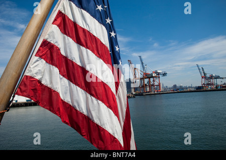 Les grues du Terminal Maritime de Brooklyn dans Red Hook Brooklyn à New York Banque D'Images