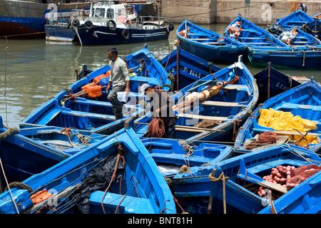 Bateaux de pêche dans le port d'Essaouira entre Marrakech et Agadir au Maroc Banque D'Images