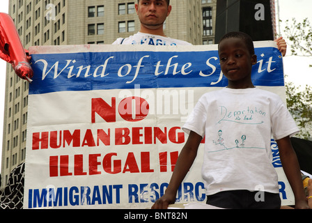 Le "Nous sommes tous Arizona' mars s'est tenue à New York le 29 juillet, Brooklyn-Manhattan, pour protester contre le SB 1070 Loi de l'Arizona. Banque D'Images