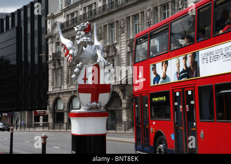 Un griffon pour marquer la limite de la ville, le Square Mile, London, EC3. Banque D'Images