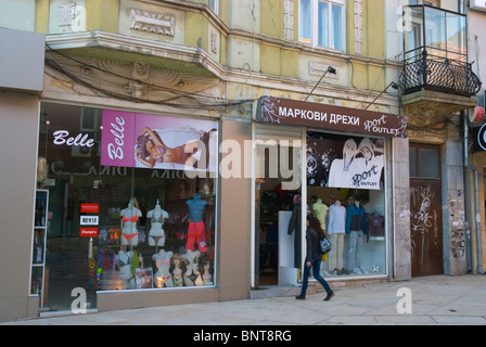 Boutiques de vêtements centre de Varna sur la côte de la mer Noire Bulgarie Europe Banque D'Images