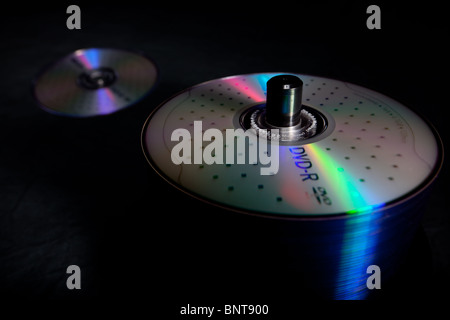 Studio image d'une broche du DVD vierge avec la lumière se reflétant sur la surface Banque D'Images