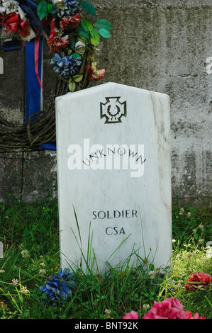 Marquage de cimetière Confederate tombés des soldats du CSA 1863 Tebbs Bend guerre civile, le long de la rivière Green, KY. Banque D'Images