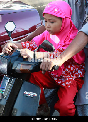 L'Indonésie, de Java, Yogyakarta ; little girl, portrait, Banque D'Images