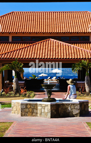 Cour des Fontaines à la plage de LaSource Resort, Grenade, Îles du vent, Caraïbes. Banque D'Images