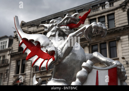 Un griffon pour marquer la limite de la ville, le Square Mile, London, EC3. Banque D'Images