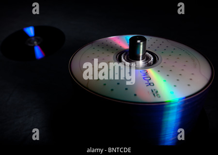 Studio image d'une broche du DVD vierge avec la lumière se reflétant sur la surface Banque D'Images