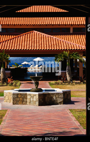 Cour des Fontaines à la plage de LaSource Resort, Grenade, Îles du vent, Caraïbes. Banque D'Images