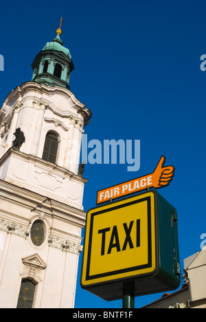 Endroit juste taxe station située devant l'église à Namesti Sv Mikulas Franzy Kafky old town Prague République Tchèque Europe Banque D'Images