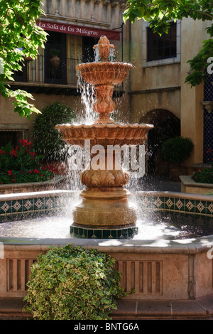 Sedona, Arizona, USA - Tlaquepaque détail inspiration mexicaine cour village Banque D'Images