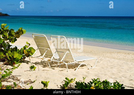 Chaises de plage sur la plage de Grand'Anse La Grenade Banque D'Images