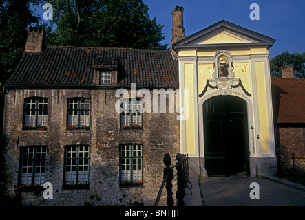 Le béguinage, begijnhof, béguine house, ordre des bénédictins, 13e siècle, monastère, musée, ville de Brugge, bruges, Flandre occidentale province, Belgique Banque D'Images