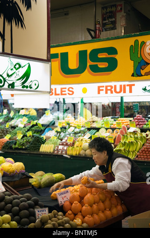 Les fruits et légumes frais dans le marché central. Adélaïde, Australie du Sud, Australie. Banque D'Images